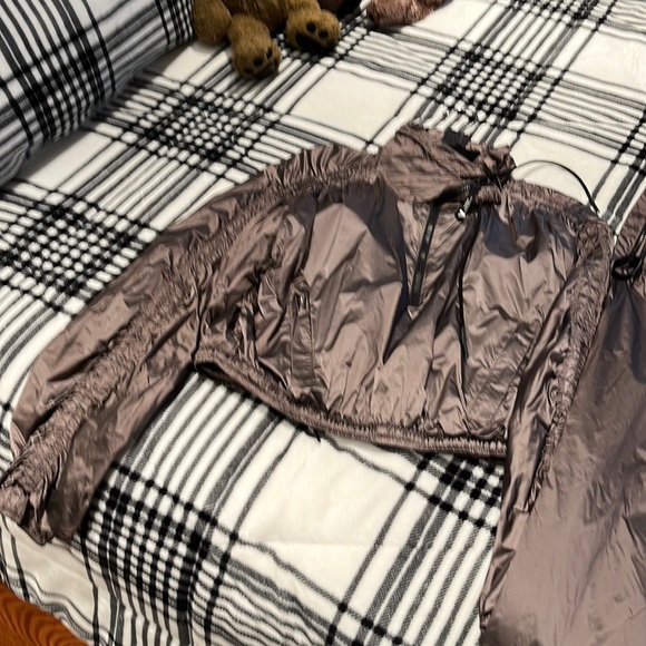 Athleta Allyson Felix legend luxe crop half zip jacket - Picture 3 of 3